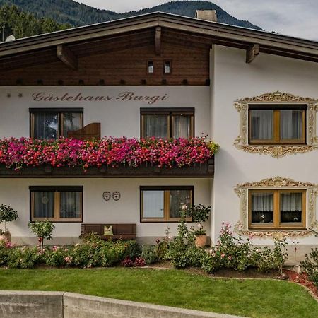 Gaestehaus Burgi Fuegen Ngoại thất bức ảnh