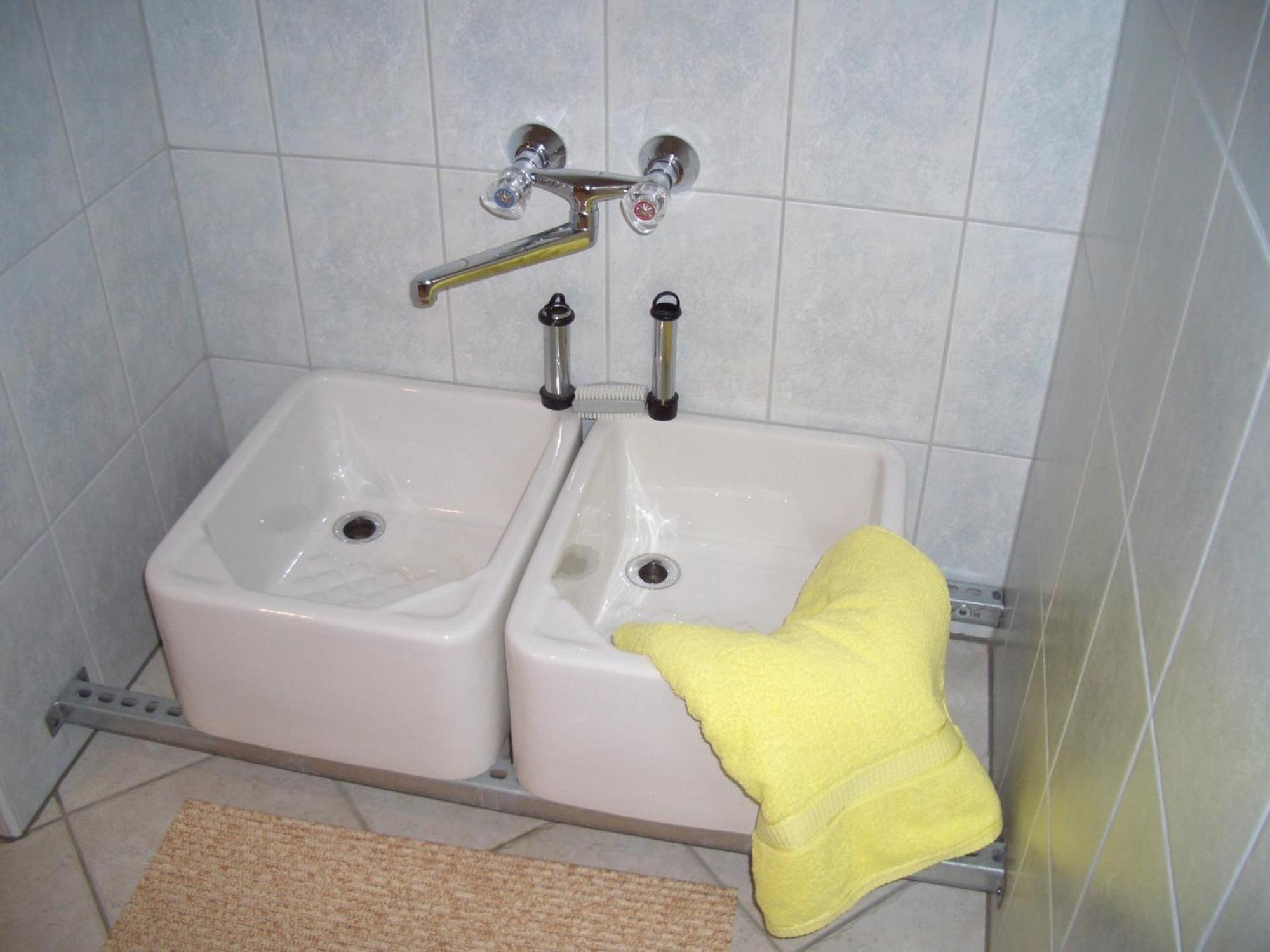 Gaestehaus Burgi Fuegen Ngoại thất bức ảnh