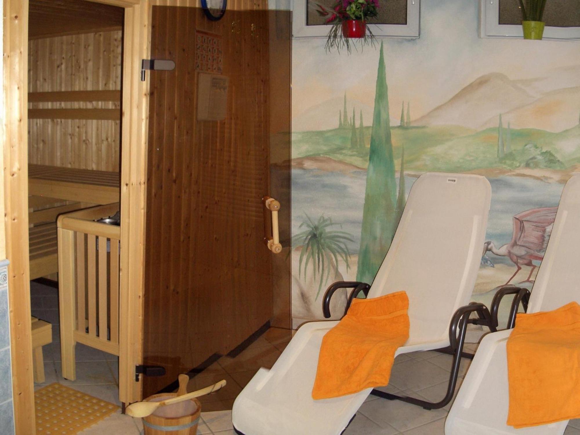Gaestehaus Burgi Fuegen Ngoại thất bức ảnh